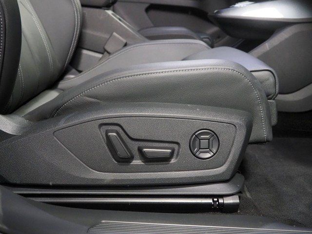 Used 2024 Audi Q4 e-tron quattro Prestige Sportback AWD/4WD image 57