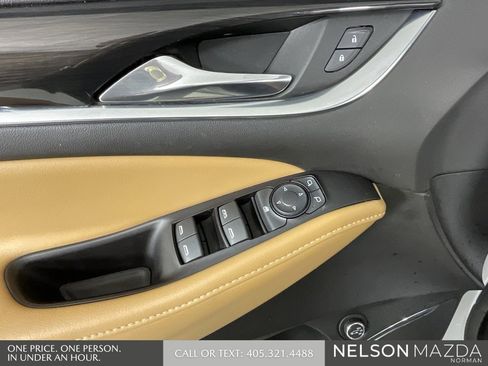 Used 2019 Buick Enclave Essence image 17