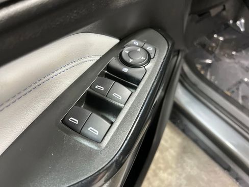 Used 2025 Chevrolet Trax LT w/ LT Convenience Package FWD image 8