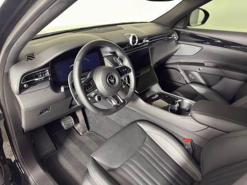 Used 2023 Maserati Grecale Modena image 11
