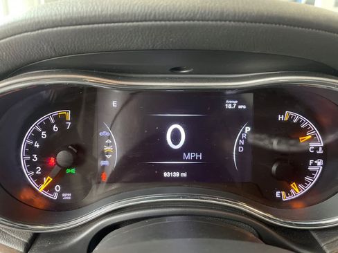 Used 2018 Jeep Grand Cherokee Limited image 13