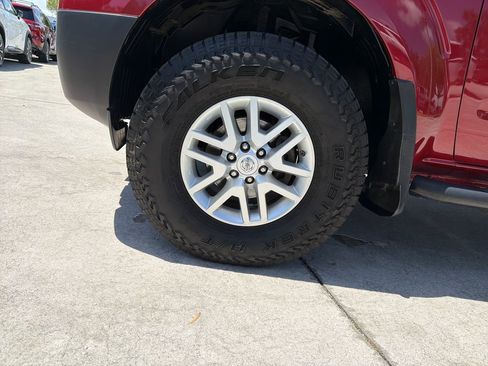 Used 2019 Nissan Frontier SV w/ Value Truck Package AWD/4WD image 11