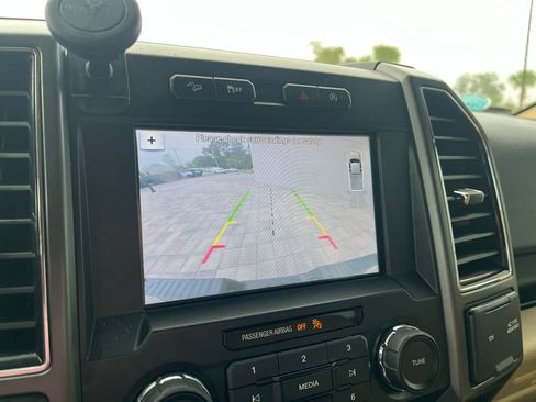 Used 2018 Ford F150 XLT w/ Equipment Group 302A Luxury AWD/4WD image 30