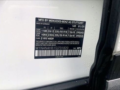 Used 2025 Mercedes-Benz GLA 250 4MATIC image 29