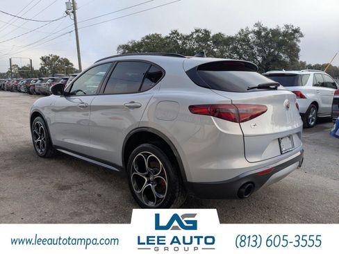 Used 2022 Alfa Romeo Stelvio Ti image 5