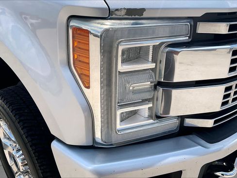 Used 2017 Ford F250 Platinum w/ Platinum Ultimate Package AWD/4WD image 27