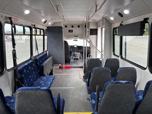 Used 2015 Chevrolet Express 4500 w/ Shuttle Bus Package image 34