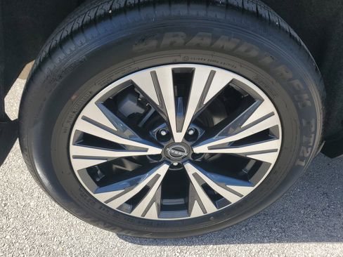 Used 2022 Nissan Rogue SV image 28