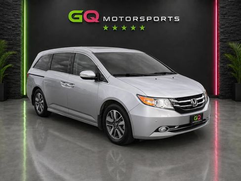 Used 2016 Honda Odyssey Touring image 1