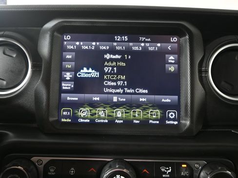 Used 2022 Jeep Wrangler Unlimited Sahara w/ Cold Weather Group AWD/4WD image 26