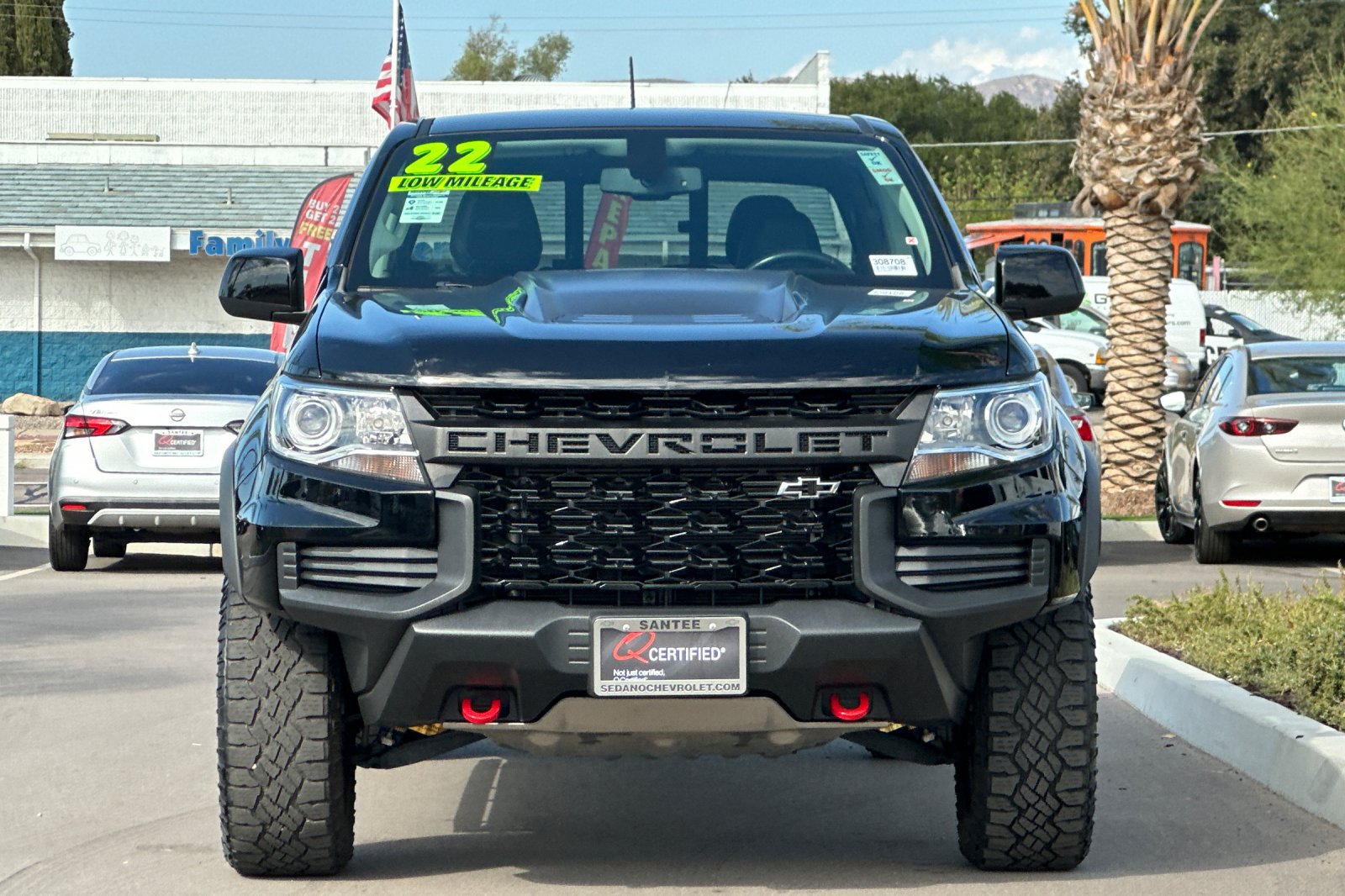 Used 2022 Chevrolet Colorado ZR2 w/ ZR2 Midnight Special Edition AWD/4WD image 9