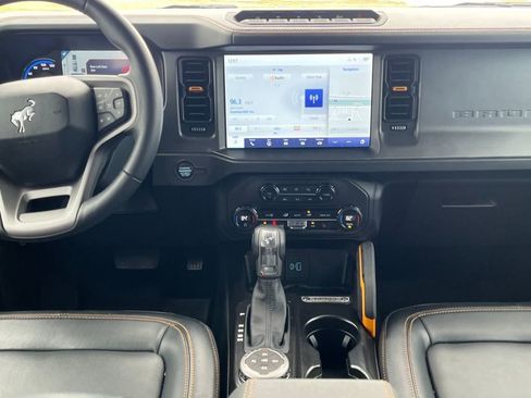 Used 2024 Ford Bronco Badlands image 28