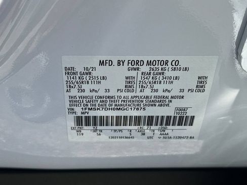 Certified 2021 Ford Explorer XLT w/ Equipment Group 202A RWD image 32