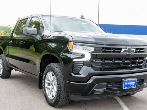 Used 2023 Chevrolet Silverado 1500 RST image 4