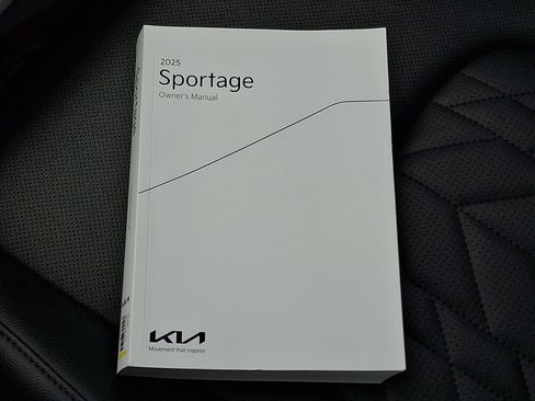 Used 2025 Kia Sportage X-Line w/ Premium Package image 30