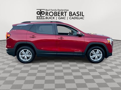 Used 2024 GMC Terrain SLE w/ Driver Convenience Package AWD/4WD image 9