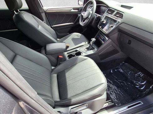 Used 2023 Volkswagen Tiguan SE R-Line FWD image 22