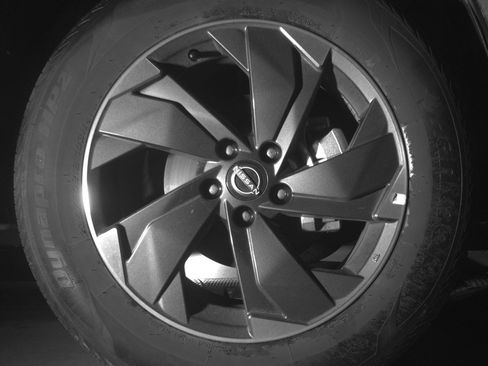 Used 2025 Nissan Rogue SV AWD/4WD image 13