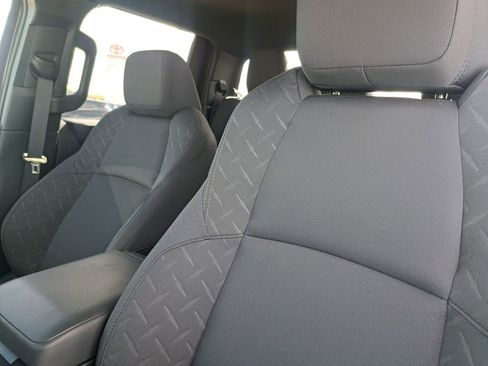 Used 2025 Toyota Tacoma SR5 AWD/4WD image 19