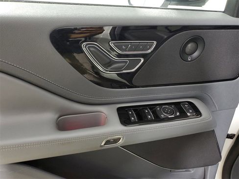 Used 2020 Lincoln Aviator Grand Touring w/ Class IV Trailer Tow Package image 19