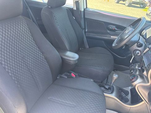 Used 2011 Scion xD FWD image 31