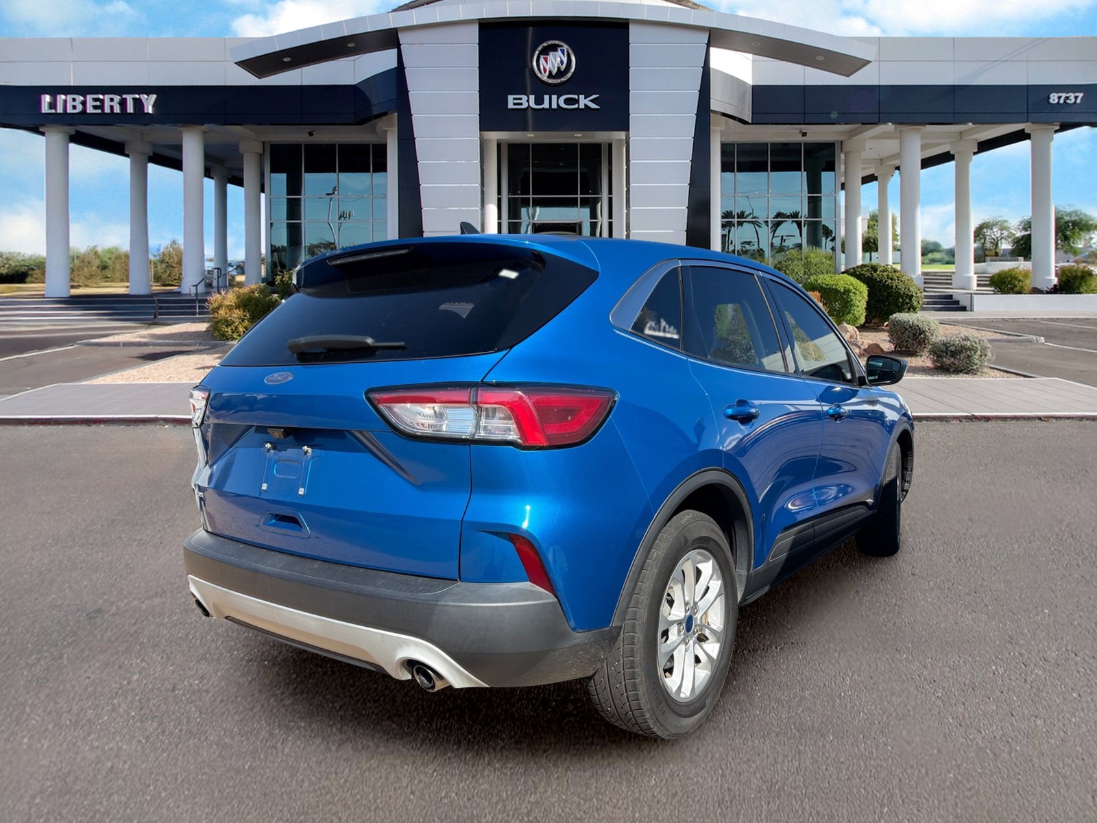 Used 2021 Ford Escape SE w/ Convenience Package FWD image 2