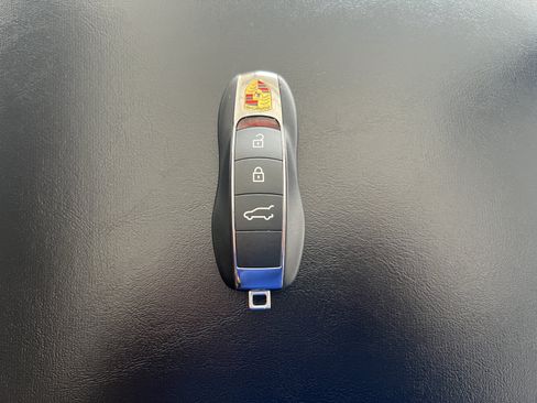 Certified 2024 Porsche Macan S AWD/4WD image 25