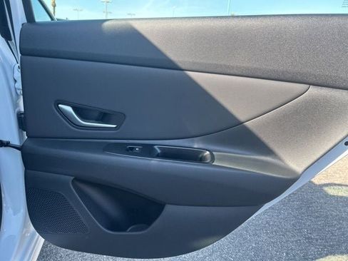 New 2026 Hyundai Elantra Limited image 30