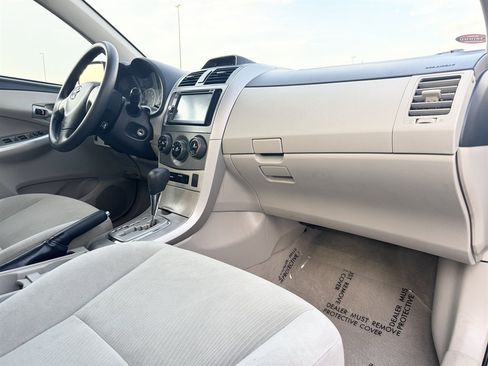 Used 2013 Toyota Corolla LE FWD image 87