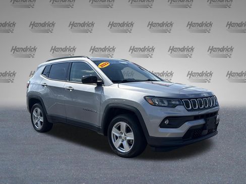 Used 2022 Jeep Compass Latitude AWD/4WD image 2