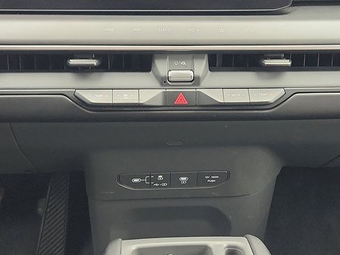 Used 2024 Kia EV9 Wind image 18