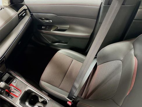 Used 2025 Nissan Kicks SR image 21