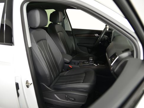 Certified 2025 Audi Q5 Premium w/ Convenience Plus Package image 19