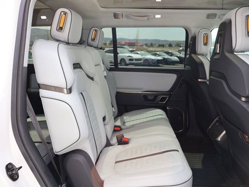 Used 2023 Rivian R1S Launch Edition image 26