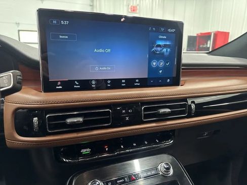 Used 2022 Lincoln Nautilus Reserve w/ Equipment Group 202A image 10