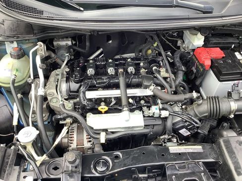 Used 2020 Nissan Versa SR image 9