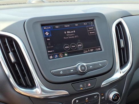 Used 2022 Chevrolet Equinox LT image 13