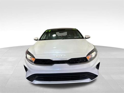 Used 2024 Kia Forte LXS image 2