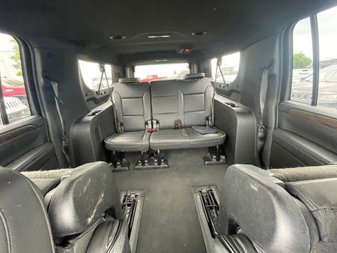 Used 2023 Chevrolet Suburban Premier RWD image 25