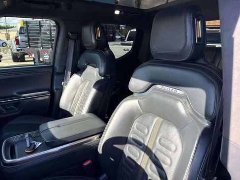 Used 2022 Rivian R1T Launch Edition image 24