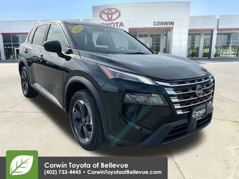 Used 2024 Nissan Rogue SV AWD/4WD image 1