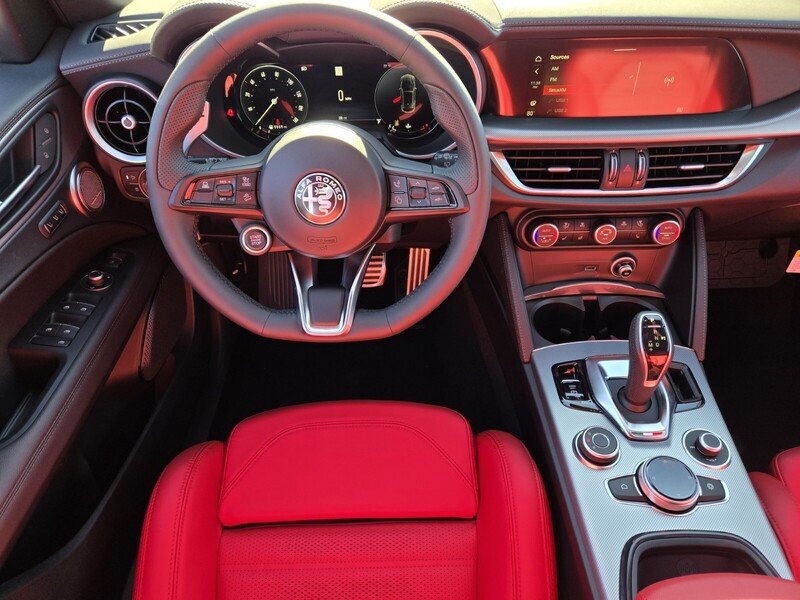 New 2025 Alfa Romeo Stelvio Sprint AWD/4WD image 9
