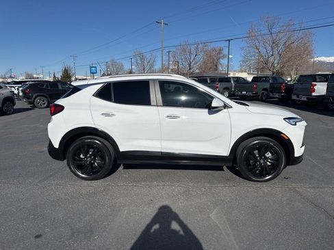 Used 2024 Buick Encore GX Sport Touring image 8