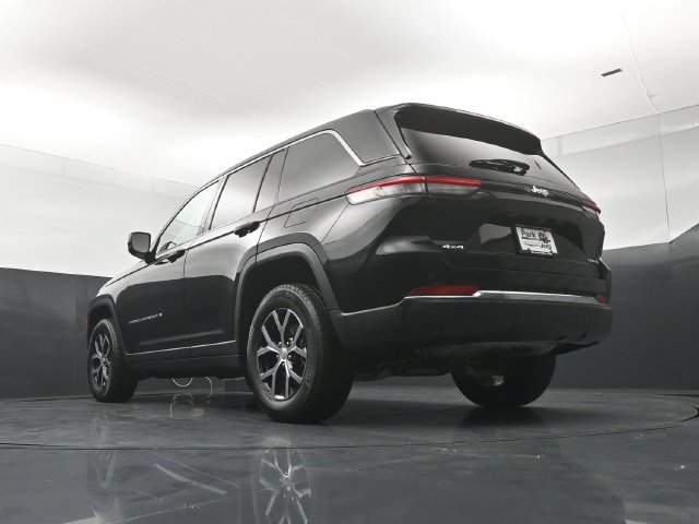 Used 2024 Jeep Grand Cherokee Limited w/ Trailer Tow Package AWD/4WD image 22