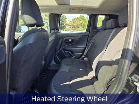 Used 2023 Jeep Renegade Latitude w/ Sun/Sound Group AWD/4WD image 15