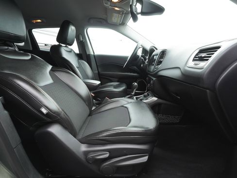 Used 2019 Jeep Compass Latitude w/ Popular Equipment Group image 39