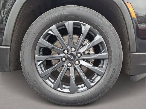 Used 2022 Chevrolet Traverse RS image 8