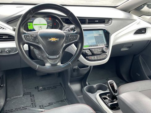 Used 2019 Chevrolet Bolt Premier w/ Infotainment Package FWD image 9