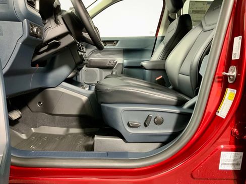 New 2026 Ford Maverick Lariat w/ Black Appearance Package image 19