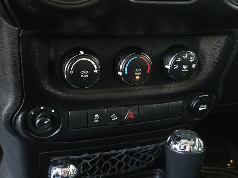 Used 2017 Jeep Wrangler Sport w/ Quick Order Package 24S AWD/4WD image 17